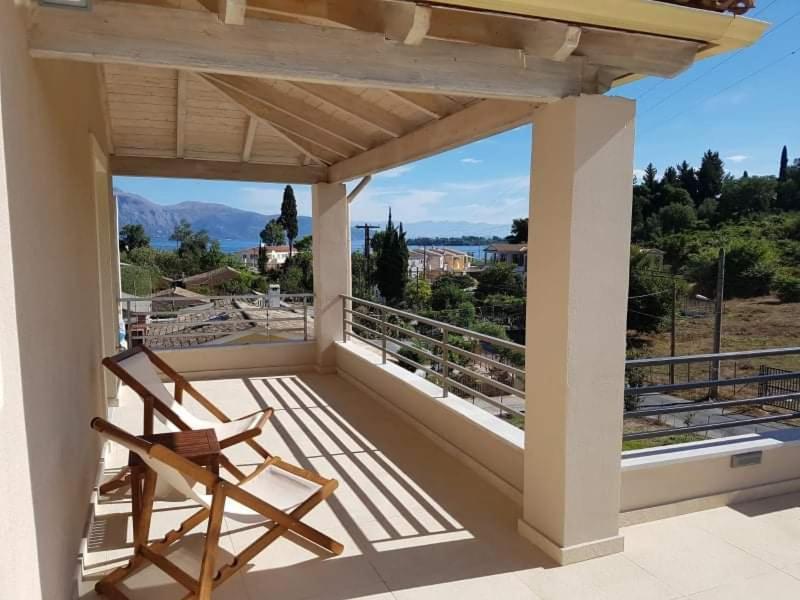 Wood Metal Glass Κοντόκαλι Εξωτερικό φωτογραφία